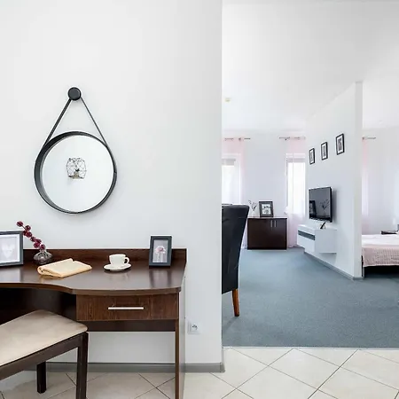 Apartment Spacious Tarsis In By Renters *